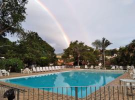 Hotel Miguel Pereira，位于米格尔-佩雷拉的酒店