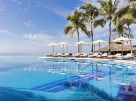 Condo at Krystal Grand Resort，位于布塞里亚斯的酒店