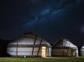 Ulush Yurts，位于纳伦的豪华帐篷