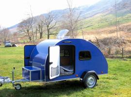 Darwin Teardrop Caravan for Hire from ElectricExplorers，位于霍克斯黑德的酒店