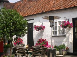 THE SARACENS HEAD INN，位于阿默舍姆的酒店