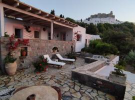 Patmos Chora traditional villa Genadio，位于帕特莫斯伊瓦格里斯莫斯寺附近的酒店