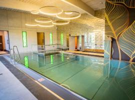 Santa Natura Resort & SPA，位于Nowa Wieś的酒店