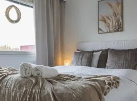 Penthouse with Sauna - King Size Bed - Free WiFi!