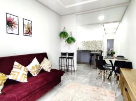 Linda Casa novíssima próxima Cataratas/Aeroporto/wifi/garagem，位于伊瓜苏的酒店