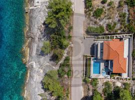 Cozy Home In Prigradica With Outdoor Swimming Pool，位于普利格拉迪卡的酒店