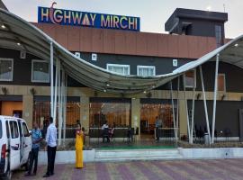 Highway Mirchi Hotels Pvt Ltd，位于Jāmpur的酒店