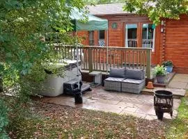 The Cabin with Hot Tub