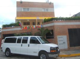 HOTEL MUEVETE POR VARGAS，位于Catia La Mar的酒店