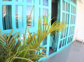 AQUAMARINE PARACAS Beach Hostal，位于帕拉卡斯的海滩短租房