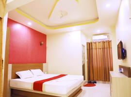 HOTEL PERFECT PLAZA，位于贾纳克布尔的酒店