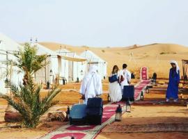 Sahara Luxury Tented Camp，位于梅尔祖卡的豪华帐篷