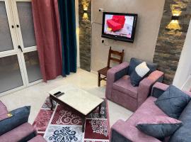 Alzohour Family condo with panoramic sea view，位于亚历山大的酒店