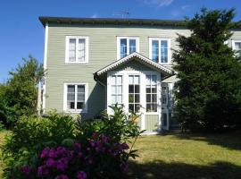 Holiday home RONNEBY IX，位于龙讷比的酒店