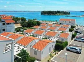 Apartments Dalmatia in Preko, island Ugljan, with swimmingpool