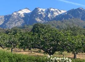 MIRADA A GREDOS，位于坎德莱达的酒店