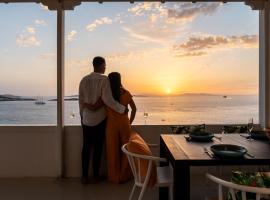 Yalos mykonos 3 bedroom Luxury home in Mykonos Town with Sea & Sunset view，位于Tagou的酒店