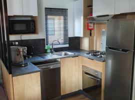 Mobilhome camping le BOSC，位于圣西普里安的酒店