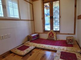 Chaehyodang Hanok Stay，位于首尔瑞源谷乡村俱乐部附近的酒店