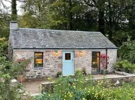 Charming stone Bothy at Loch Lomond