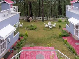 StayVista at Pines & Spruce - Exclusive getaway，位于兰斯顿的酒店