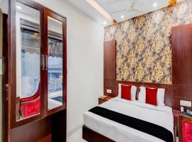 Hotel Couple Friendly - Hotel Wisteria，位于齐拉克普尔的酒店