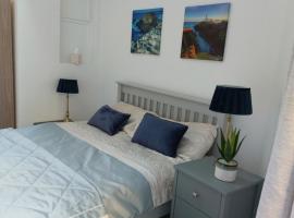 Seaside Apartment with Seaview in Dublin 3 close to city centre，位于都柏林圣安妮公园及玫瑰园附近的酒店