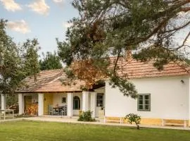 Nálunk, vidéken - Cottage 54