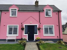 Molly's Cottage Lahinch，位于拉辛赫的别墅