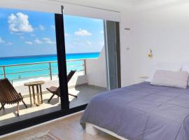 Ocean front Villa Marlin, best location in hotel zone #109，位于坎昆库库尔坎广场附近的酒店