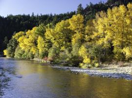 Eagle Rock Resort，位于Naches的露营地