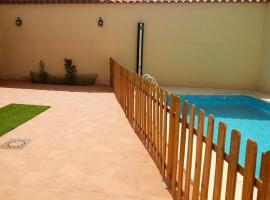 3 bedrooms villa with private pool and furnished terrace at Las Casas，位于Las Casas的度假屋