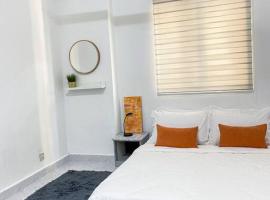 The Nest - Cozy 3-Bedroom Condo with Pool，位于莎阿南State Monument & State Secretariat Building附近的酒店