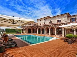 Villa Carolus-Luxurious Istrian Villa，位于Barat的酒店