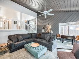 Huntington Lake Condo 115，位于Lakeshore的酒店