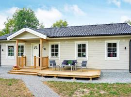 6 person holiday home in Löttorp，位于勒托普的酒店