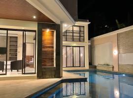 Blue Breeze Villa，位于Lajor的酒店