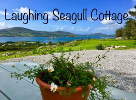 Laughing Seagull Cottage - unspoilt sea views，位于卡斯尔敦贝尔的度假屋