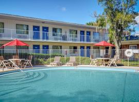 塔拉哈西市中心6号汽车旅馆，位于塔拉哈西的酒店