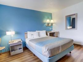 库斯湾6号汽车旅馆，位于库斯贝的酒店