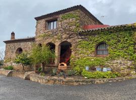 Casas Rurales Monasterio de Rocamador，位于Almendral的酒店