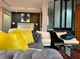 Apartment on 8th