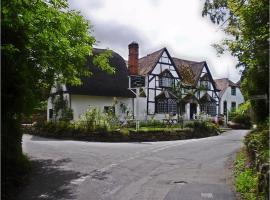 白马旅馆，位于乌尔斯通的酒店