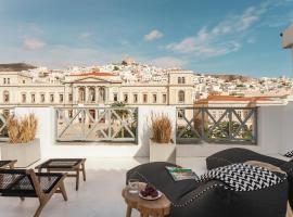 SYROS SOUL LUXURY SUITES，位于埃尔莫波利斯的海滩短租房