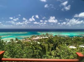 Villa Moana，位于帕佩托艾的带按摩浴缸的酒店