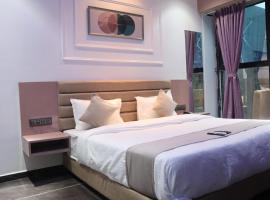 Hotel Czar Inn，位于苏拉特苏拉特机场 - STV附近的酒店