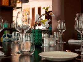 Hotel de Blaauwe Leeuw，位于泰尔讷曾的酒店