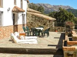 4 Bedroom Stunning Home In Cortes De La Frontera