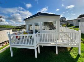 Newquay Bay Resort - Summer Days 135，位于Porth的酒店