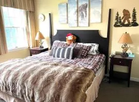 Unique Yeti-Theme Ski On Off Suite Jiminy-Sleeps 4